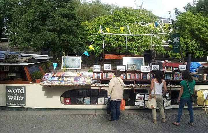 Водный книжный магазин в Лондоне