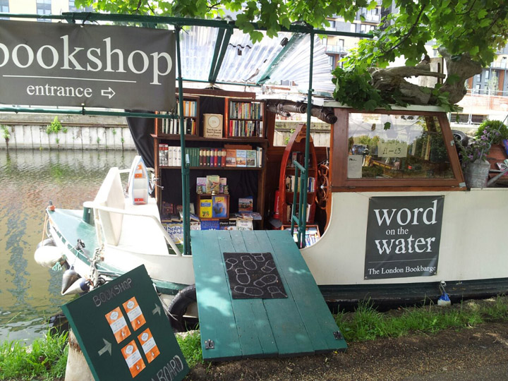 Книжный магазин под парусом в Лондоне