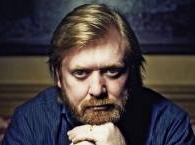 Писатель размещал хвалебные отзывы на собственные книги