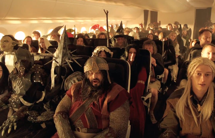 Air New Zealand рассказала хоббитам и эльфам о безопасности в полете