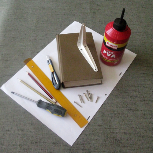 Книжная полка из книги