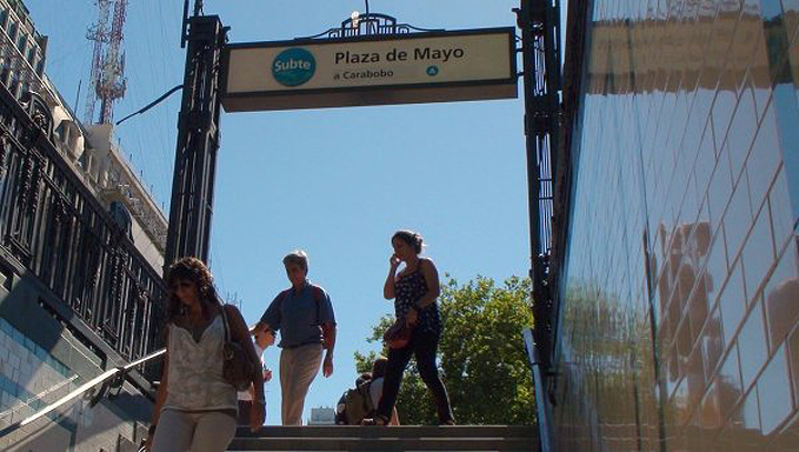 Старые вагоны метро в Буэнос-Айресе превратятся в библиотеки