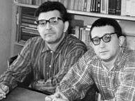 В сети начался сбор подписей за мемориальную доску на школе Стругацких