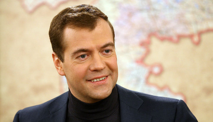 Медведев заявил о скептическом отношении к «Списку ста книг»