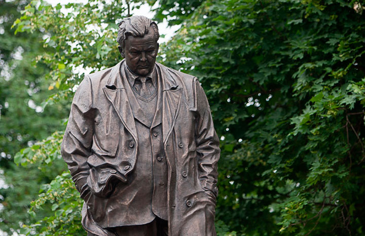 В Москве открыли памятник Твардовскому. Фото: gazeta.ru