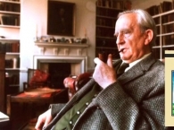 На волне очередного интереса к Толкиену переиздана его биография