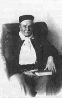 ZHemchuzhina_serebryanogo_veka_roman_hro