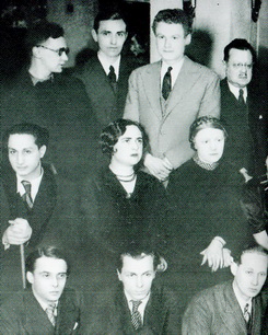 ZHemchuzhina_serebryanogo_veka_roman_hro