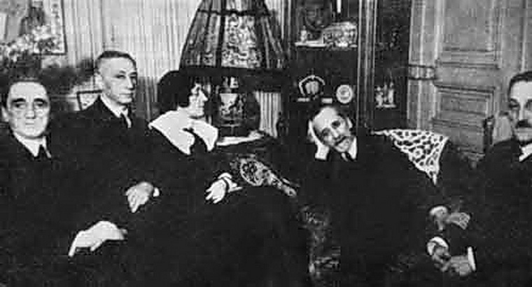 ZHemchuzhina_serebryanogo_veka_roman_hro