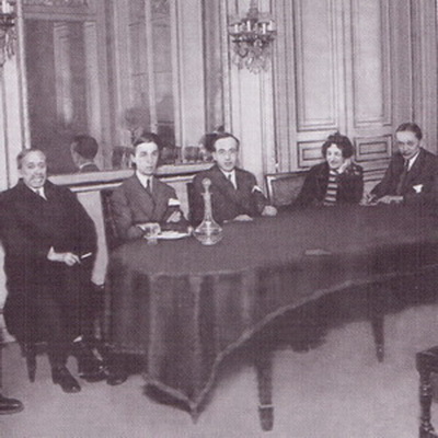 ZHemchuzhina_serebryanogo_veka_roman_hro