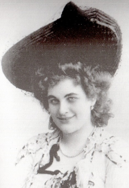 ZHemchuzhina_serebryanogo_veka_roman_hro