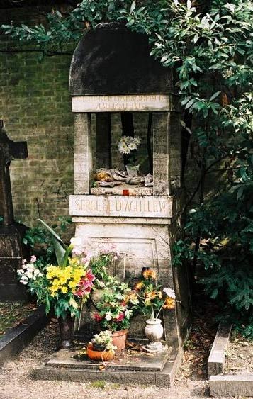 ZHemchuzhina_serebryanogo_veka_roman_hro