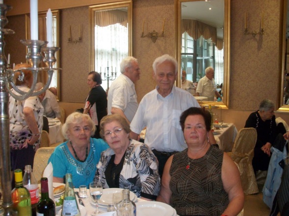 Nasha_istoriya_v_fotoalbomah_html_m5666b