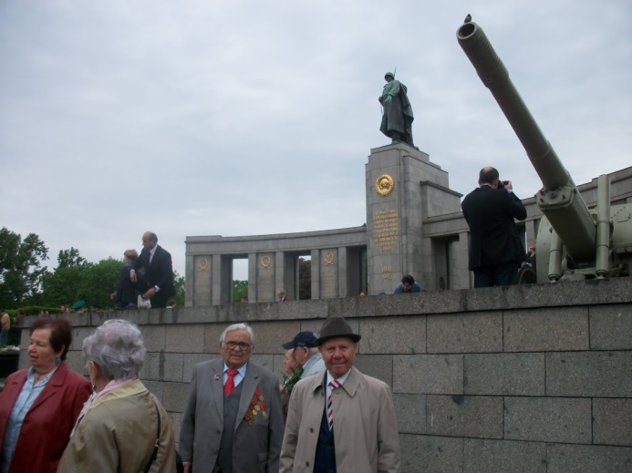 Nasha_istoriya_v_fotoalbomah_html_m6ac8a