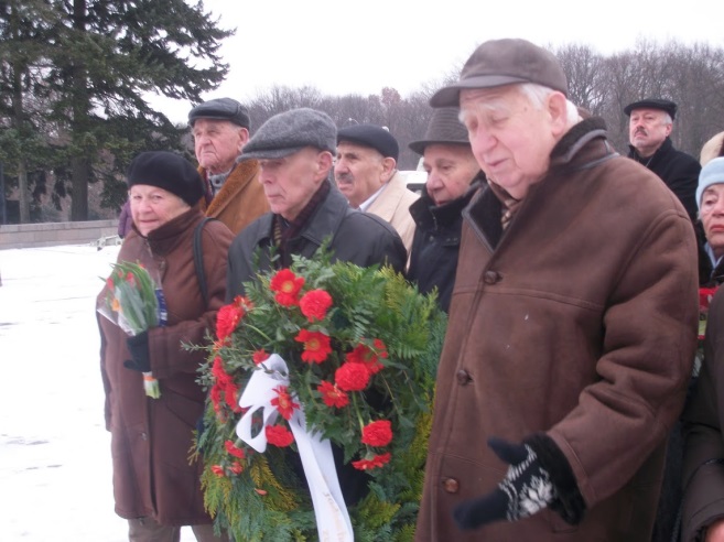 Nasha_istoriya_v_fotoalbomah_html_m7b775